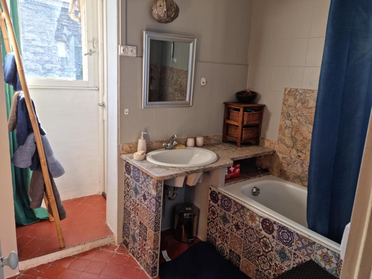 Apartamento Un Nid Sur Les Toits Face Au Palais Des Papes Aviñón Exterior foto