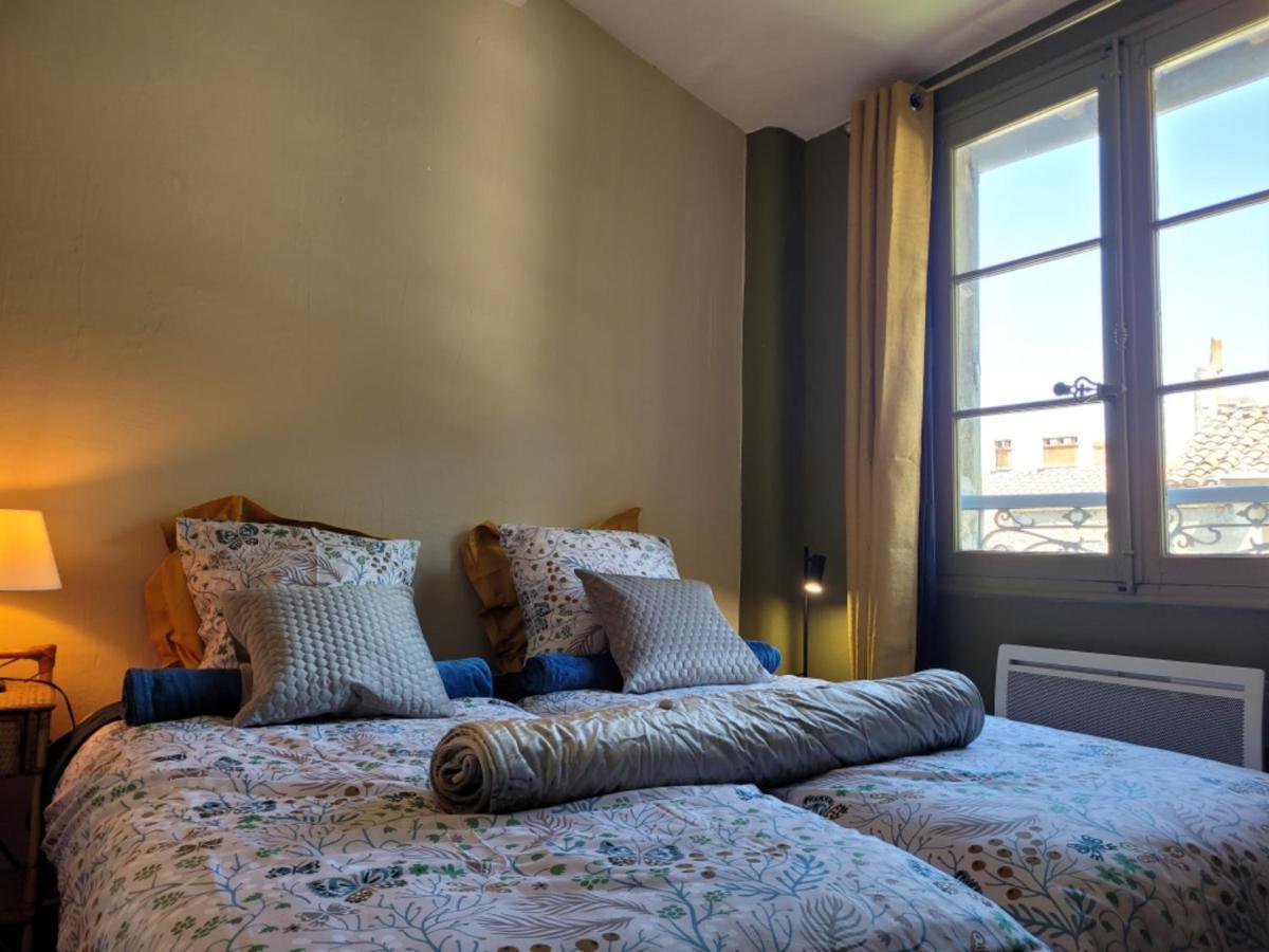 Apartamento Un Nid Sur Les Toits Face Au Palais Des Papes Aviñón Exterior foto
